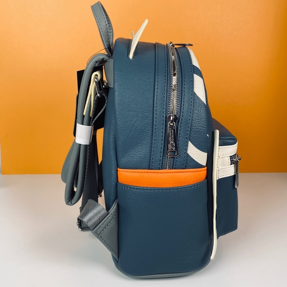LOUNGEFLY STAR WARS AHSOKA TANO COSPLAY MINI BACKPACK - Grotto Exclusive - Picture 4 of 7